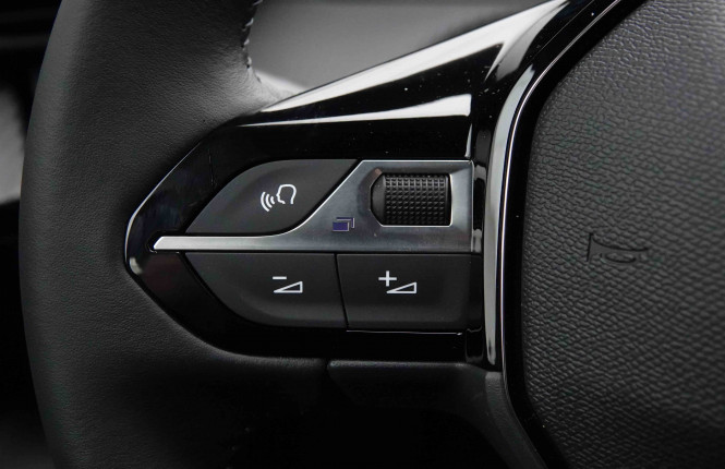 PEUGEOT_PEUGEOT_E_2008_2652307_18.jpg PEUGEOT_PEUGEOT_E_2008_2652307_18.jpg