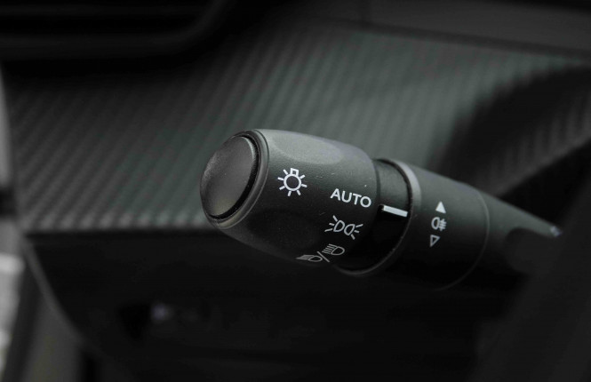 PEUGEOT_PEUGEOT_E_2008_2653333_15.jpg