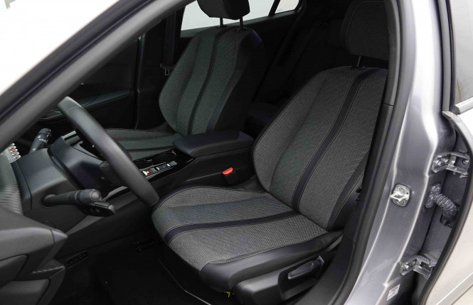 PEUGEOT_PEUGEOT_E_2008_2653333_6.jpg