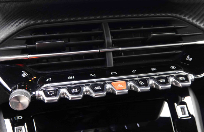 PEUGEOT_PEUGEOT_E_208_2551111_14.jpg PEUGEOT_PEUGEOT_E_208_2551111_14.jpg