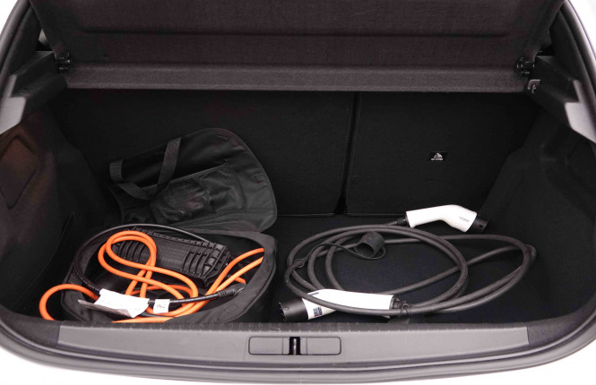 PEUGEOT_PEUGEOT_E_208_2652516_35.jpg PEUGEOT_PEUGEOT_E_208_2652516_35.jpg