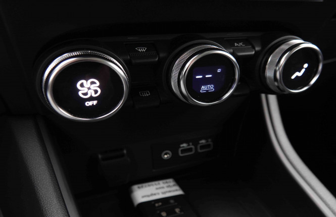 RENAULT_RENAULT_CAPTUR_2550729_13.jpg