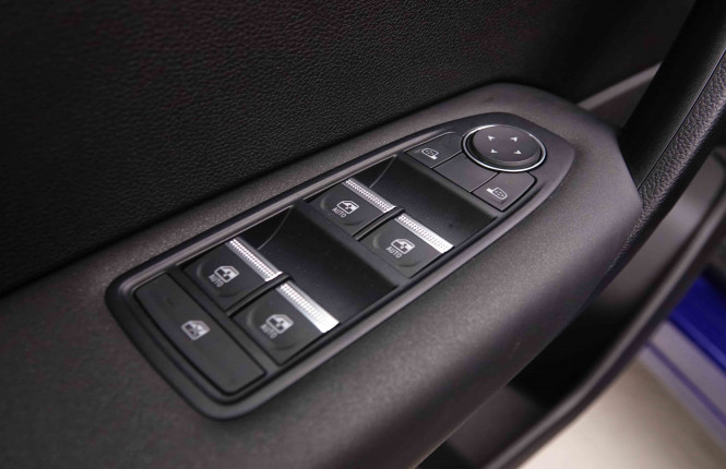 RENAULT_RENAULT_CAPTUR_2550849_19.jpg RENAULT_RENAULT_CAPTUR_2550849_19.jpg