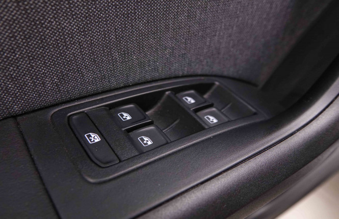 SEAT_SEAT_ATECA_2548871_19.jpg