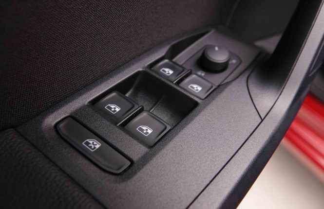 SEAT_SEAT_IBIZA_2549884_22.jpg