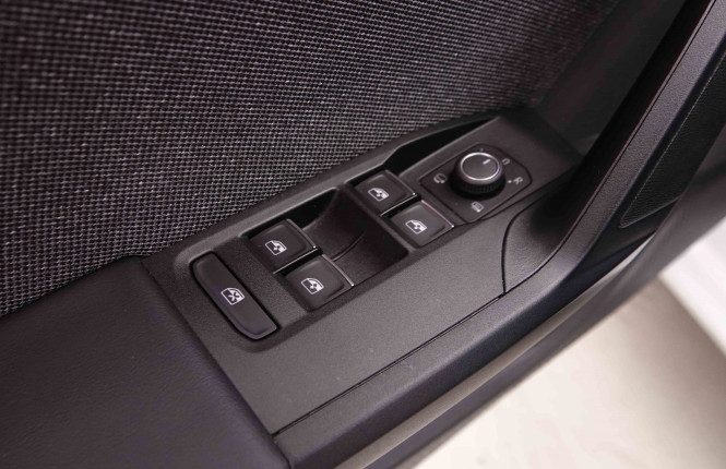 SEAT_SEAT_LEON_2550878_22.jpg SEAT_SEAT_LEON_2550878_22.jpg