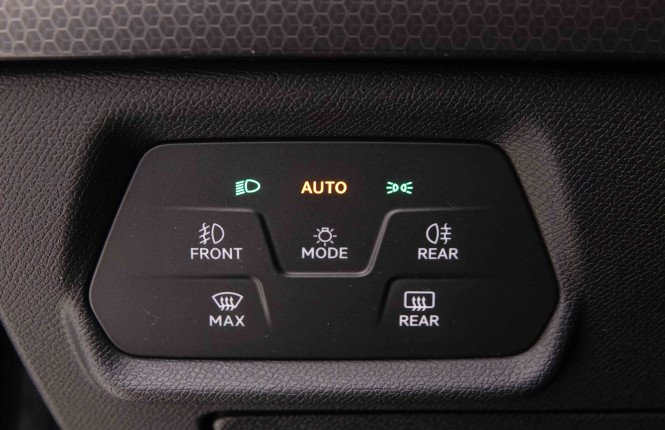 SEAT_SEAT_LEON_2551112_15.jpg SEAT_SEAT_LEON_2551112_15.jpg