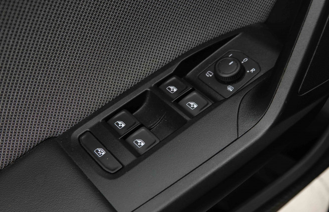SEAT_SEAT_LEON_2654441_20.jpg SEAT_SEAT_LEON_2654441_20.jpg