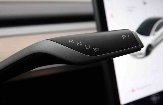 TESLA_TESLA_MODEL 3_2550931_18.jpg