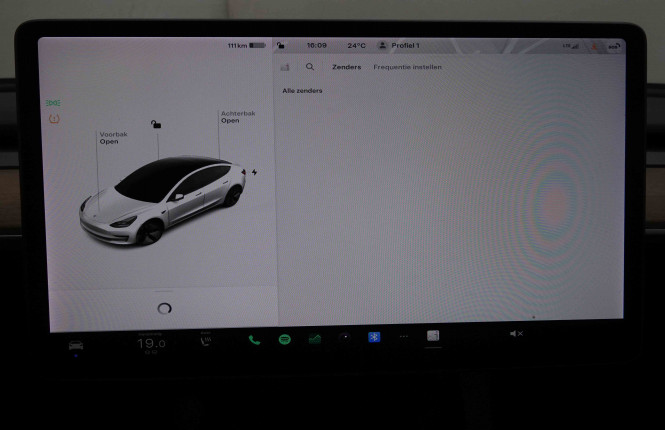 TESLA_TESLA_MODEL 3_2550931_41.jpg