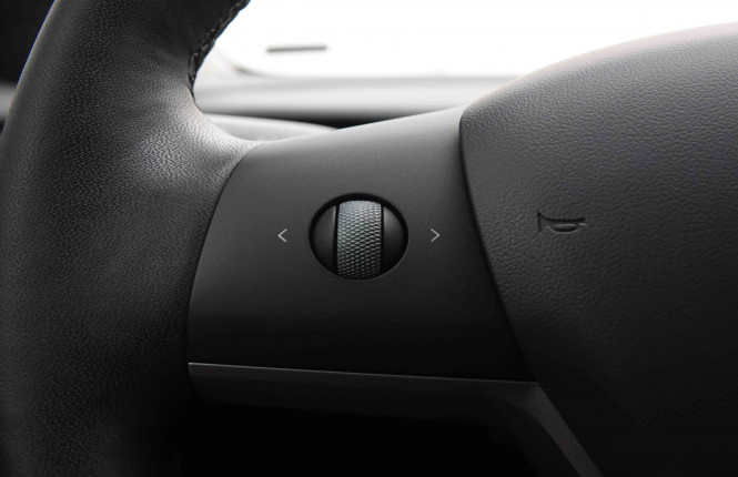 TESLA_TESLA_MODEL 3_2550931_48.jpg