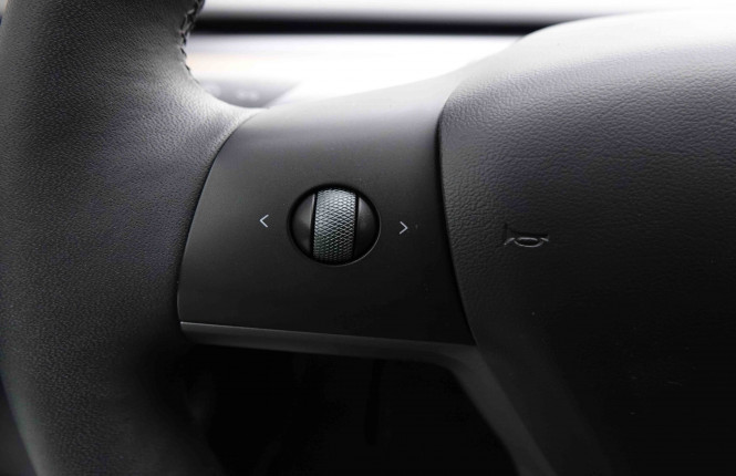 TESLA_TESLA_MODEL 3_2551096_16.jpg