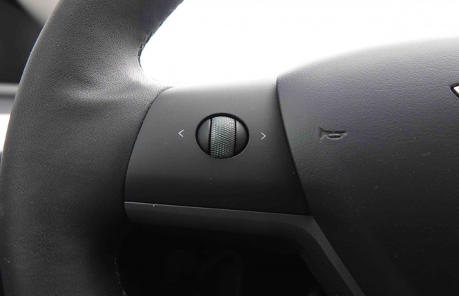 TESLA_TESLA_MODEL Y_2549374_19.jpg