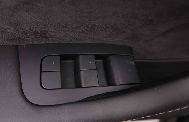 TESLA_TESLA_MODEL Y_2551010_18.jpg