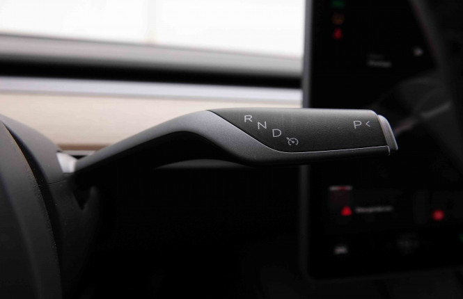 TESLA_TESLA_MODEL Y_2551375_16.jpg