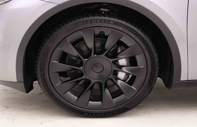 TESLA_TESLA_MODEL Y_2551375_20.jpg