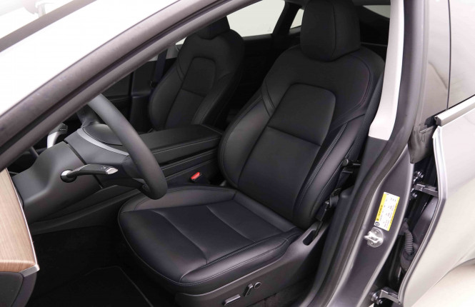 TESLA_TESLA_MODEL Y_2551375_8.jpg