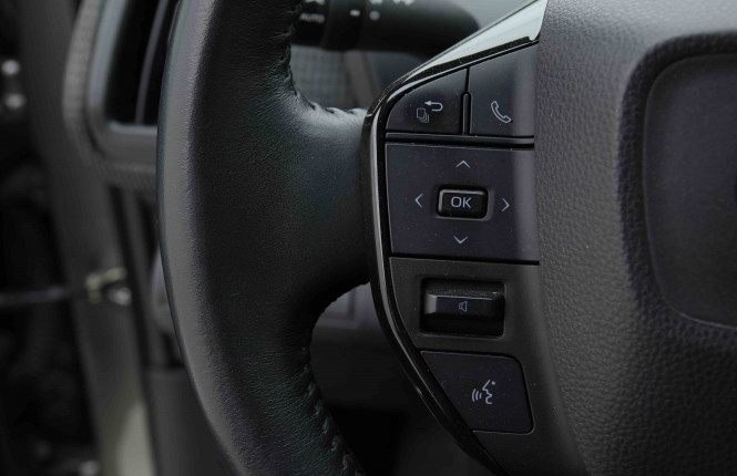 TOYOTA_TOYOTA_BZ4X_2654834_17.jpg