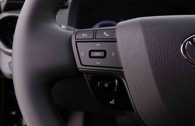 TOYOTA_TOYOTA_C_HR_2547873_17.jpg
