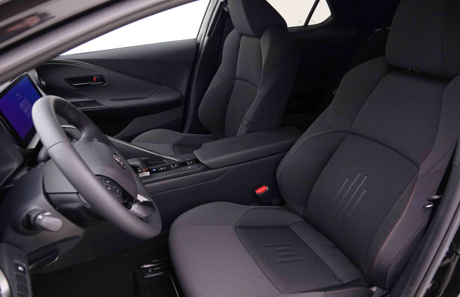 TOYOTA_TOYOTA_C_HR_2547873_6.jpg