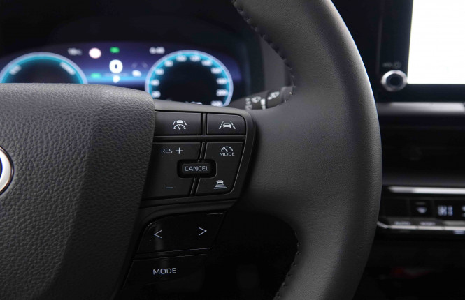 TOYOTA_TOYOTA_C_HR_2550767_17.jpg