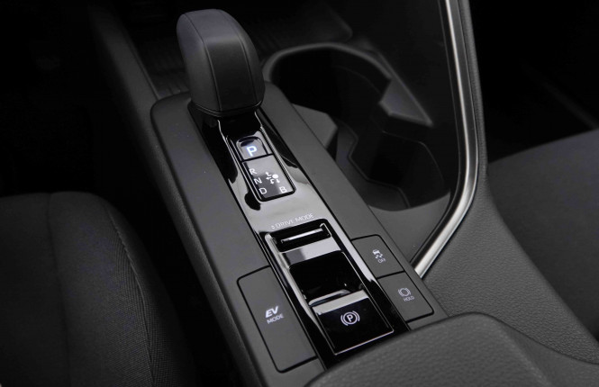 TOYOTA_TOYOTA_C_HR_2550782_12.jpg