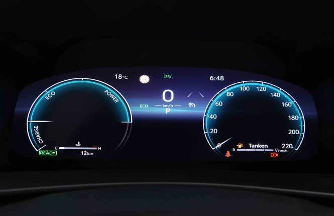 TOYOTA_TOYOTA_C_HR_2550782_13.jpg