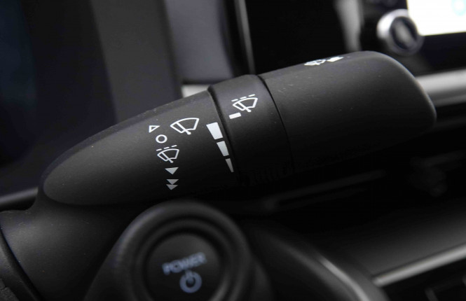 TOYOTA_TOYOTA_C_HR_2550782_15.jpg