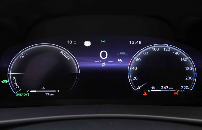 TOYOTA_TOYOTA_C_HR_2550788_13.jpg