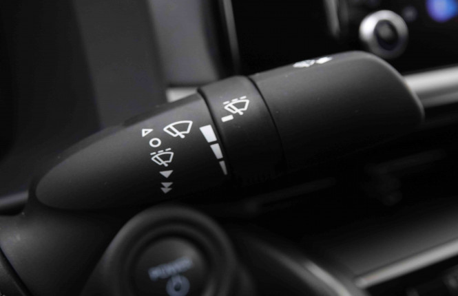 TOYOTA_TOYOTA_C_HR_2550788_15.jpg