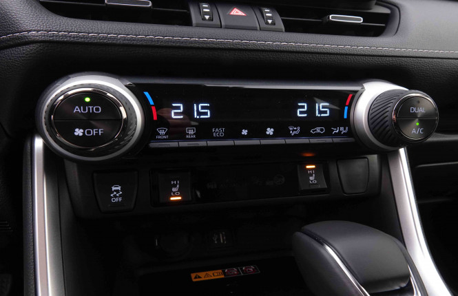 TOYOTA_TOYOTA_RAV4_2547926_13.jpg