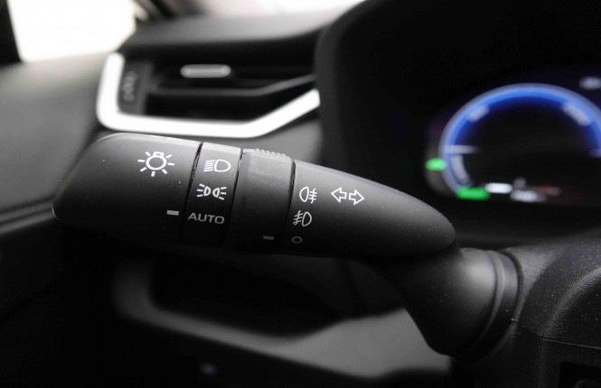 TOYOTA_TOYOTA_RAV4_2653015_17.jpg