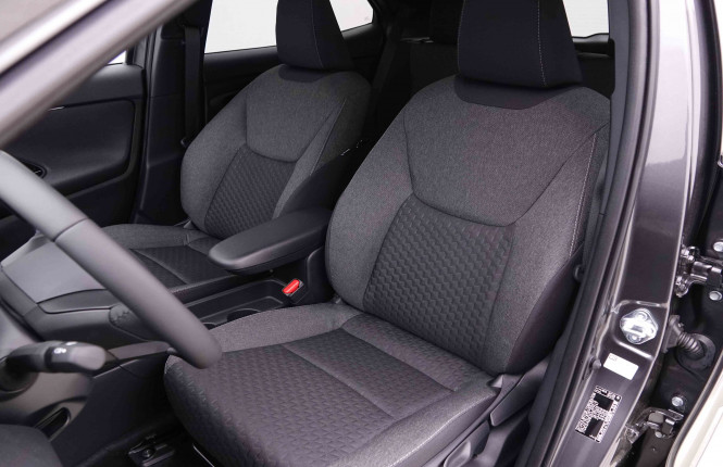 TOYOTA_TOYOTA_YARISCROSS_2549052_6.jpg