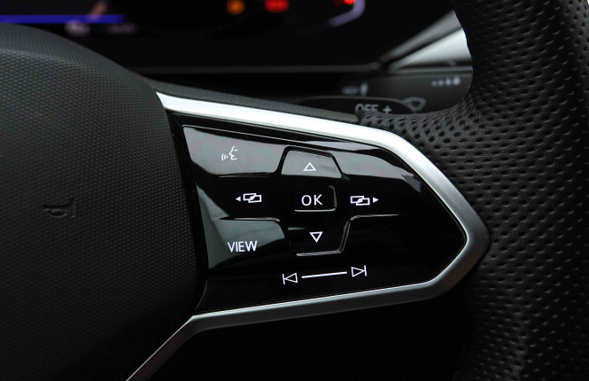 VOLKSWAGEN_VOLKSWAGEN_ARTEON_2654933_19.jpg