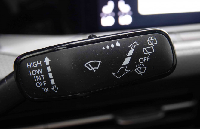 VOLKSWAGEN_VOLKSWAGEN_GOLF GTI_2549349_19.jpg