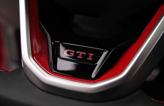 VOLKSWAGEN_VOLKSWAGEN_GOLF GTI_2549356_24.jpg VOLKSWAGEN_VOLKSWAGEN_GOLF GTI_2549356_24.jpg