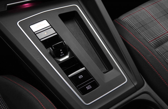 VOLKSWAGEN_VOLKSWAGEN_GOLF GTI_2549458_17.jpg