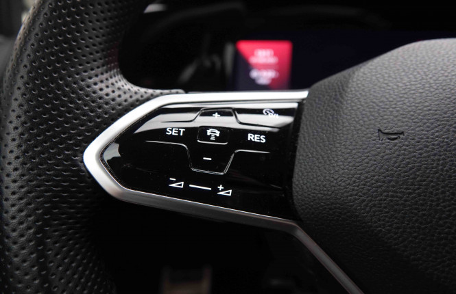 VOLKSWAGEN_VOLKSWAGEN_GOLF GTI_2549458_21.jpg
