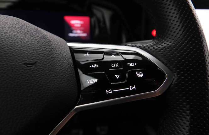 VOLKSWAGEN_VOLKSWAGEN_GOLF GTI_2549458_22.jpg