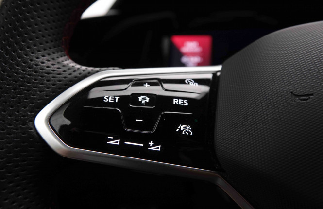VOLKSWAGEN_VOLKSWAGEN_GOLF GTI_2549695_21.jpg