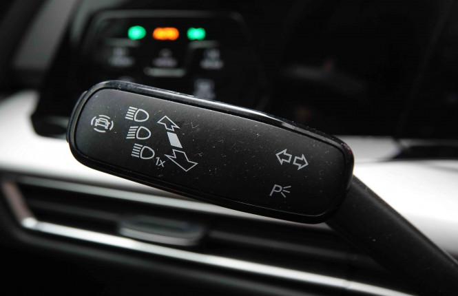 VOLKSWAGEN_VOLKSWAGEN_GOLF GTI_2549819_20.jpg