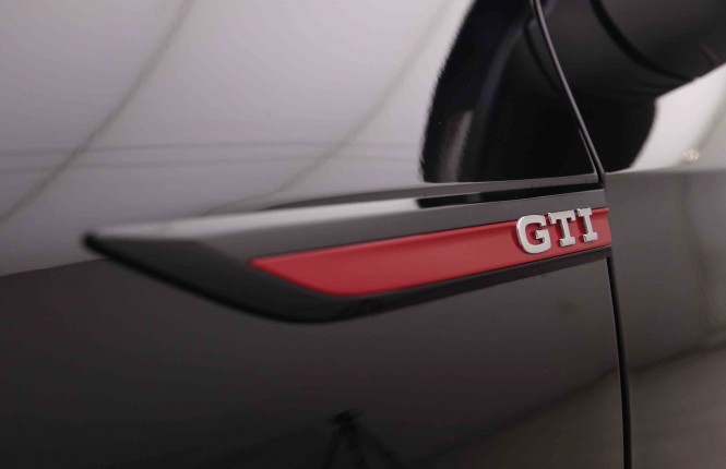 VOLKSWAGEN_VOLKSWAGEN_GOLF GTI_2550137_26.jpg