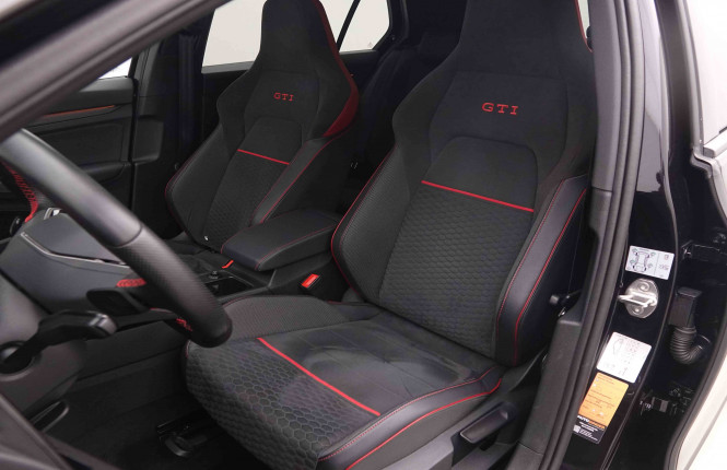 VOLKSWAGEN_VOLKSWAGEN_GOLF GTI_2550137_6.jpg