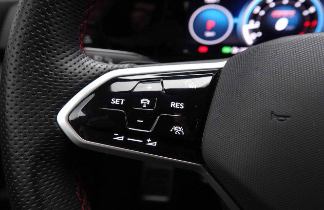 VOLKSWAGEN_VOLKSWAGEN_GOLF GTI_2652847_18.jpg