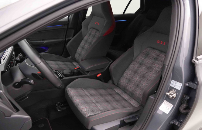 VOLKSWAGEN_VOLKSWAGEN_GOLF GTI_2652847_6.jpg
