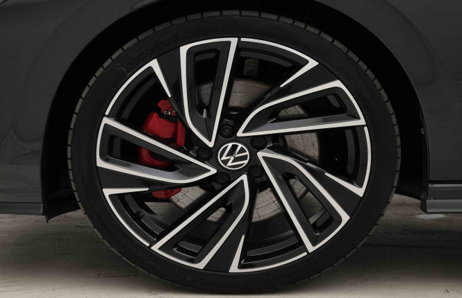 VOLKSWAGEN_VOLKSWAGEN_GOLF GTI_2653510_23.jpg
