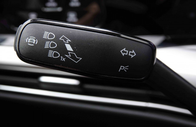 VOLKSWAGEN_VOLKSWAGEN_GOLF_2548873_17.jpg