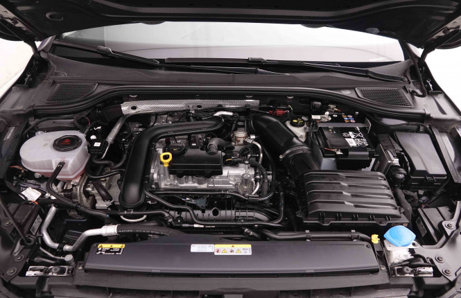 VOLKSWAGEN_VOLKSWAGEN_GOLF_2549889_24.jpg