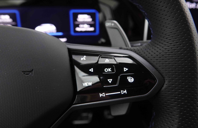 VOLKSWAGEN_VOLKSWAGEN_GOLF_2550243_22.jpg