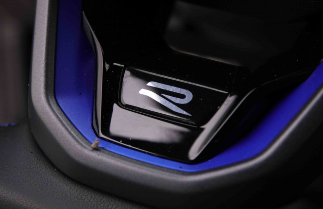 VOLKSWAGEN_VOLKSWAGEN_GOLF_2550243_23.jpg